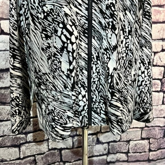 Chico's Zenergy Long Sleeve Zip Up Jacket Size XL - Picture 3 of 10